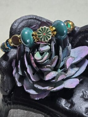 Teal & Gold Bead Flower W/Teal Crystal Cathedral & Gold Beads Stretch Bracelet